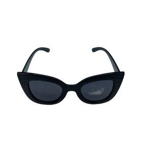 Retro Oversized Cat Eye Sunglasses Black Frame‎ Dark Lenses Adult Size